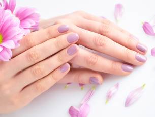 Manicurebehandeling + gellak of BIAB