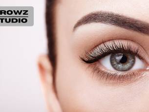 Wimper- of wenkbrauwbehandeling naar keuze