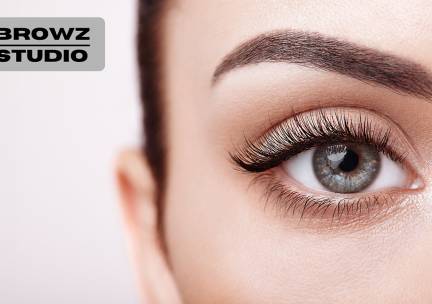 Wimper- of wenkbrauwbehandeling naar keuze