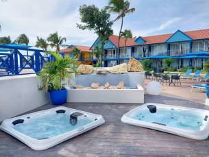 Divi Flamingo Beach Resort en Casino