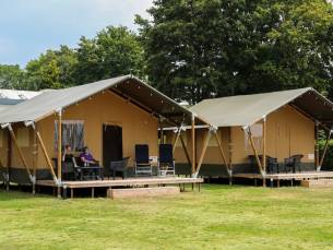 Safaritent voor 6 personen met badkamer op park Rhederlaagse Meren