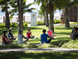 Acanthus Cennet Barut Collection