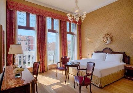 Hotel NH Venezia Santa Lucia