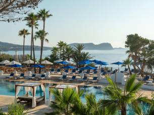 FLASHDEAL! ⚡Ervaar Ibiza vanuit een 4*-hotel en geniet van de ontspanning incl. vlucht, transfer en halfpension of all-inclusive