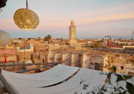 Rondreis Marrakech, Sahara en Fez incl. vlucht, ontbijt en een diner
