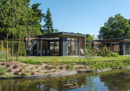 Essenburgh Comfort met Hottub - 6 personen