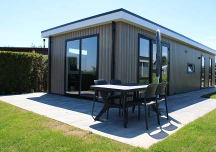 Cube Comfort voor 5 personen met Ijsselzicht op vakantiepark de Rhederlaagse Meren