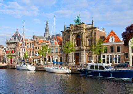 Verblijf in historisch Haarlem nabij Zandvoort & Bloemendaal incl. ontbijt en NS treinretour