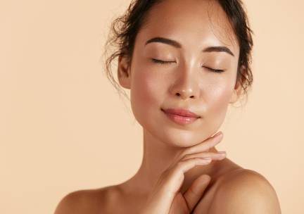 Microdermabrasie-gelaatsbehandeling(en) of hydrafacial-gezichtsbehandeling