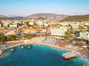 FAMILIEDEAL! ???????????????? Beleef de stad & kust van Durr&euml;s, Albani&euml; toplocatie met PRIV&Eacute;STRAND! Incl. vlucht, transfer & ontbijt