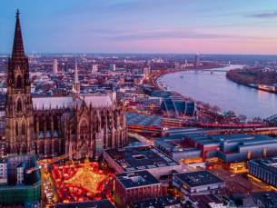 ???? Waarom kiezen? Ontdek &aacute;lle magische kerstmarkten langs de Rijn tijdens LUXE minicruise vanaf D&uuml;sseldorf o.b.v volpension of all-inclusive!