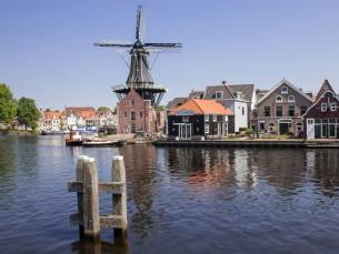 Verblijf in het sfeervolle Haarlem nabij Bloemendaal incl. ontbijt & koffie met gebak!