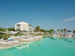 Blue Carpet Luxury Suites