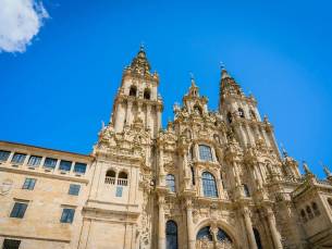Luxe priv&eacute; fietsreis Zeezicht en Paradores op weg naar Santiago de Compostela