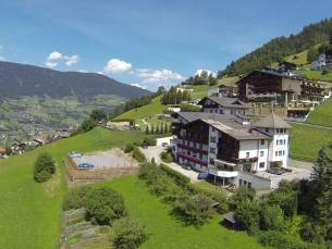 Geniet in een sfeervol hotel met WELLNESS in Jerzens in Tirol incl. ontbijt, middagsnack en 3-gangendiner!