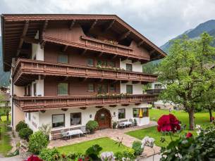 Geniet van een vakantie in de natuurrijke omgeving van Mayrhofen incl. ontbijt!