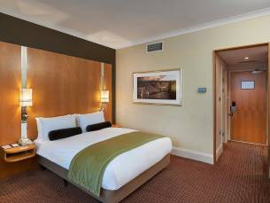 Crowne Plaza London Ealing