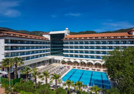 L'Etoile Beach Hotel