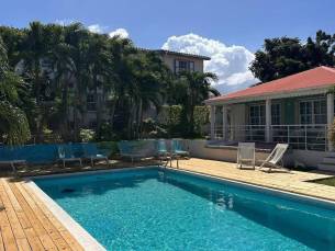 Talk Of The Town Inn En Suites