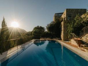 El Castillo De Monda