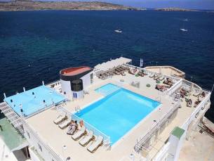 Gillieru Harbour Hotel