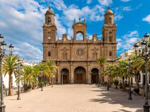 Welkom in Las Palmas! Verblijf in een appartement in een hotel met ROOFTOP terras nabij het strand incl. vlucht