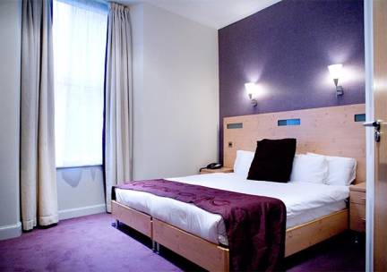 8 daagse vliegvakantie naar Artto in glasgow, groot-brittannie