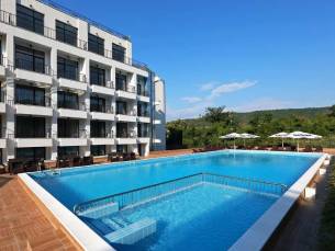 White Rock Castle Suite Hotel & Wellness Club