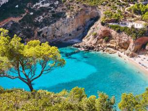 ⚡ OP=OP STUNT AANBIEDING! ⚡Vertrek 16 sept | Geniet van een 8-daagse vakantie aan de Costa Blanca incl. 4*-hotel, Transavia-vlucht, ontbijt & autohuur!