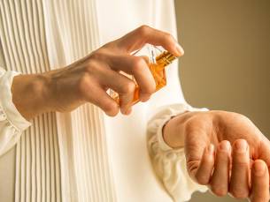 Workshop natuurlijk parfum maken (2,5 uur) + 2 zelfgemaakte producten