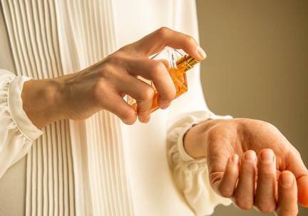 Workshop natuurlijk parfum maken (2,5 uur) + 2 zelfgemaakte producten