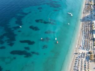 ☀️ Ultiem ontspannen in Vlor&euml; : Jouw zonovergoten vakantie aan de Albanese Rivi&egrave;ra incl. vlucht, huurauto & ontbijt