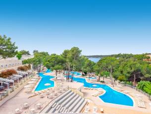 8 daagse vliegvakantie naar Iberostar Waves Club Cala Barca in cala barca, spanje