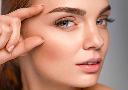 Wimperlift of -extensions, henna brows of brow lamination