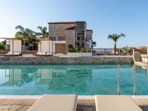 Costa Lindia Beach Resort