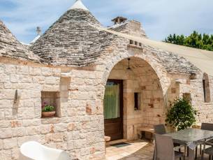 Almapetra Trulli Resort