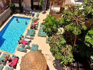 24 Seven Boutique Hotel