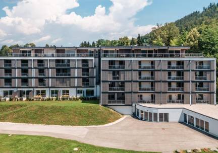 LAST-MINUTE 7=5 SPECIAL! ???? Heerlijke familievakantie in een NIEUW resort met wellness & verblijf in een LUXE appartement aan de Klopeiner See, Oostenrijk nabij Karinthi&euml; + GRATIS toegang tot (8!) activiteiten in de buurt