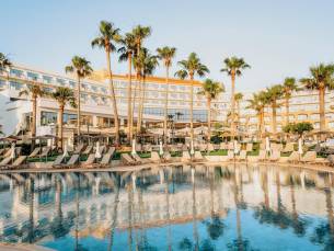 St George Beach Hotel en Spa Resort
