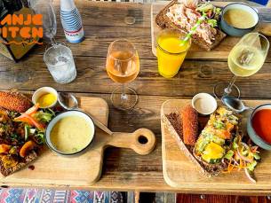 3-gangen keuzelunch bij Strandpaviljoen Oranje Buiten aan het Markermeer