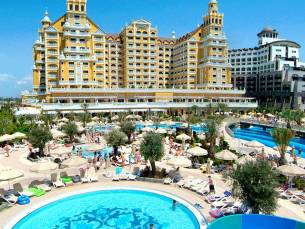 Hotel Royal Holiday Palace