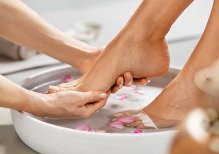 Keratine-pedicurebehandeling (45 min)
