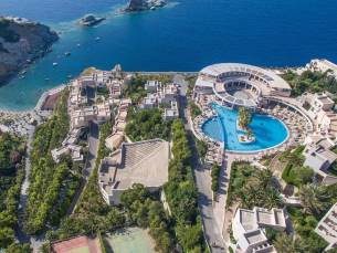 8 daagse vliegvakantie naar Athina Palace Resort en Spa in ligaria, griekenland