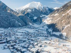 Halfpension in een LUXE 4*-hotel op een toplocatie in het hart van Mayrhofen incl. vlucht + welkomstdrankje