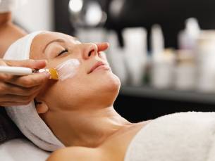 Gezichtsbehandeling naar keuze (40, 60 of 75 min)