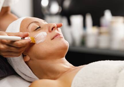 Gezichtsbehandeling naar keuze (40, 60 of 75 min)