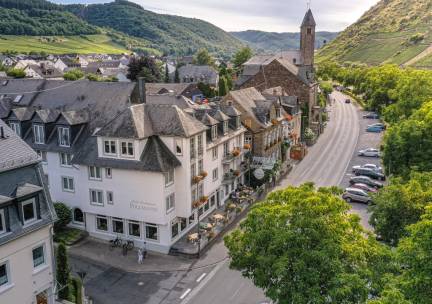 SUPER STUNT! ⚡️Wijn, Wellness & Wandelen: 4-sterren luxe aan de Moezel in het idyllische Ernst ????✨ incl. ontbijt en gratis parkeren!