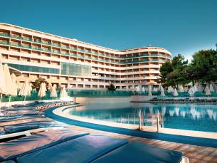 A Good Life Utopia Family