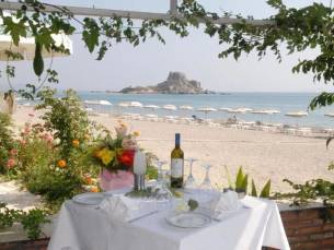 Sacallis Inn Beach Hotel