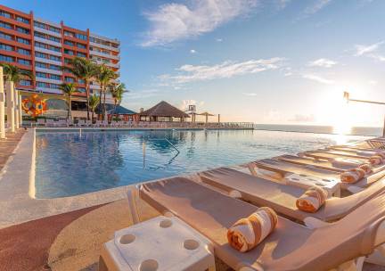 Crown Paradise Club Cancun